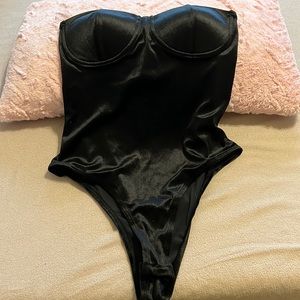 New Black velour strapless bodysuit Size M